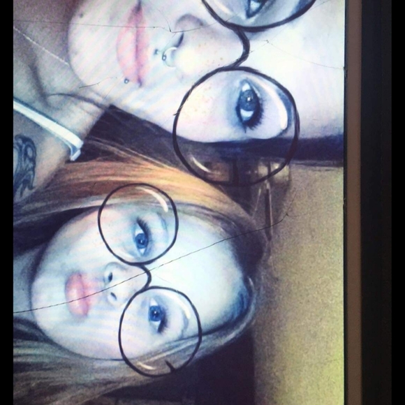 Items - Picture 12 of 16